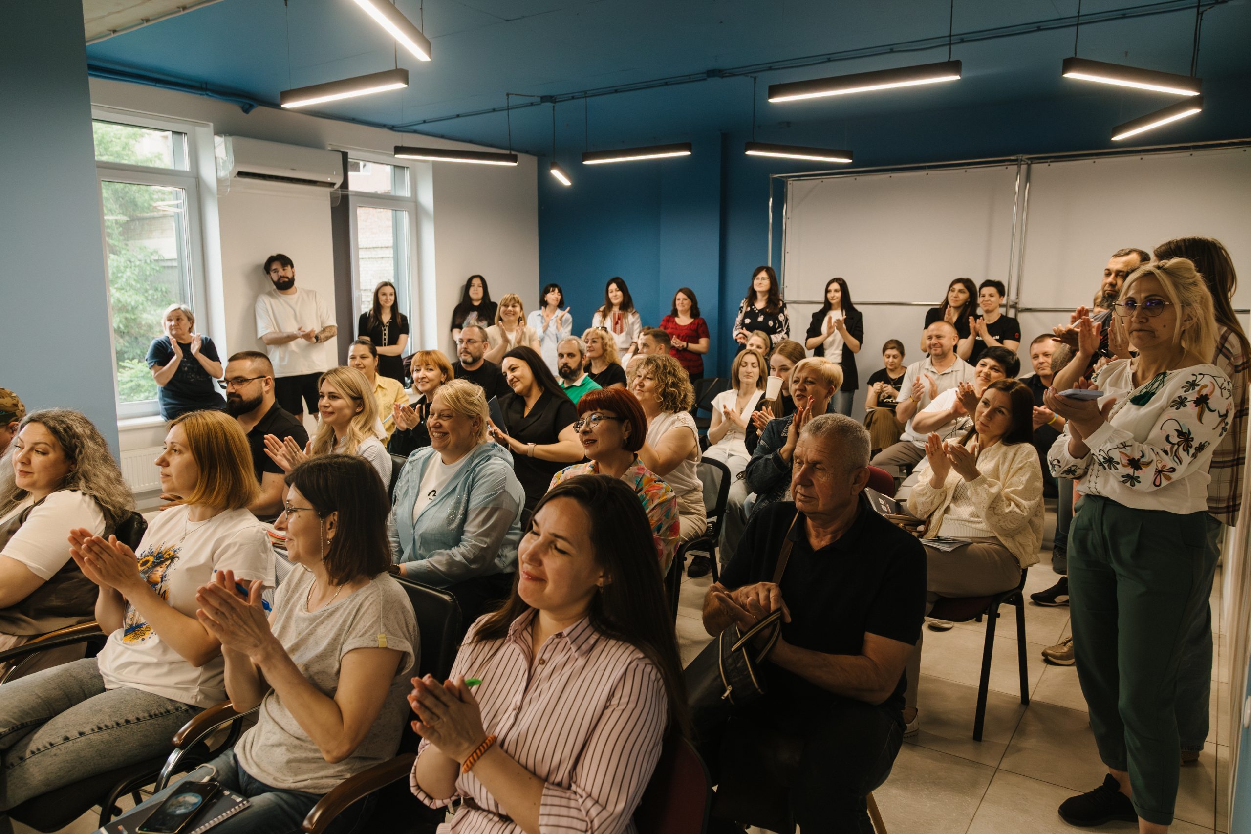 “Це навчання дало мені не лише знання, а й сильне професійне середовище”: відгуки фахівців, які пройшли навчання у центрі “Рестарт”